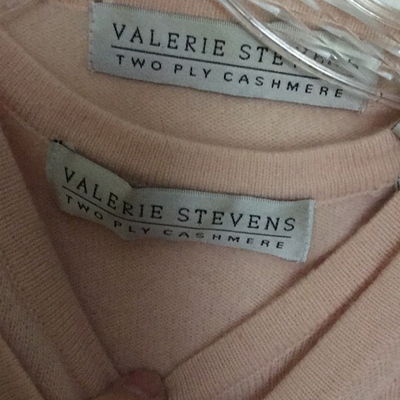 Valerie Stevens cashmere sweater and vest size medium in peach color. - Picture 12 of 12